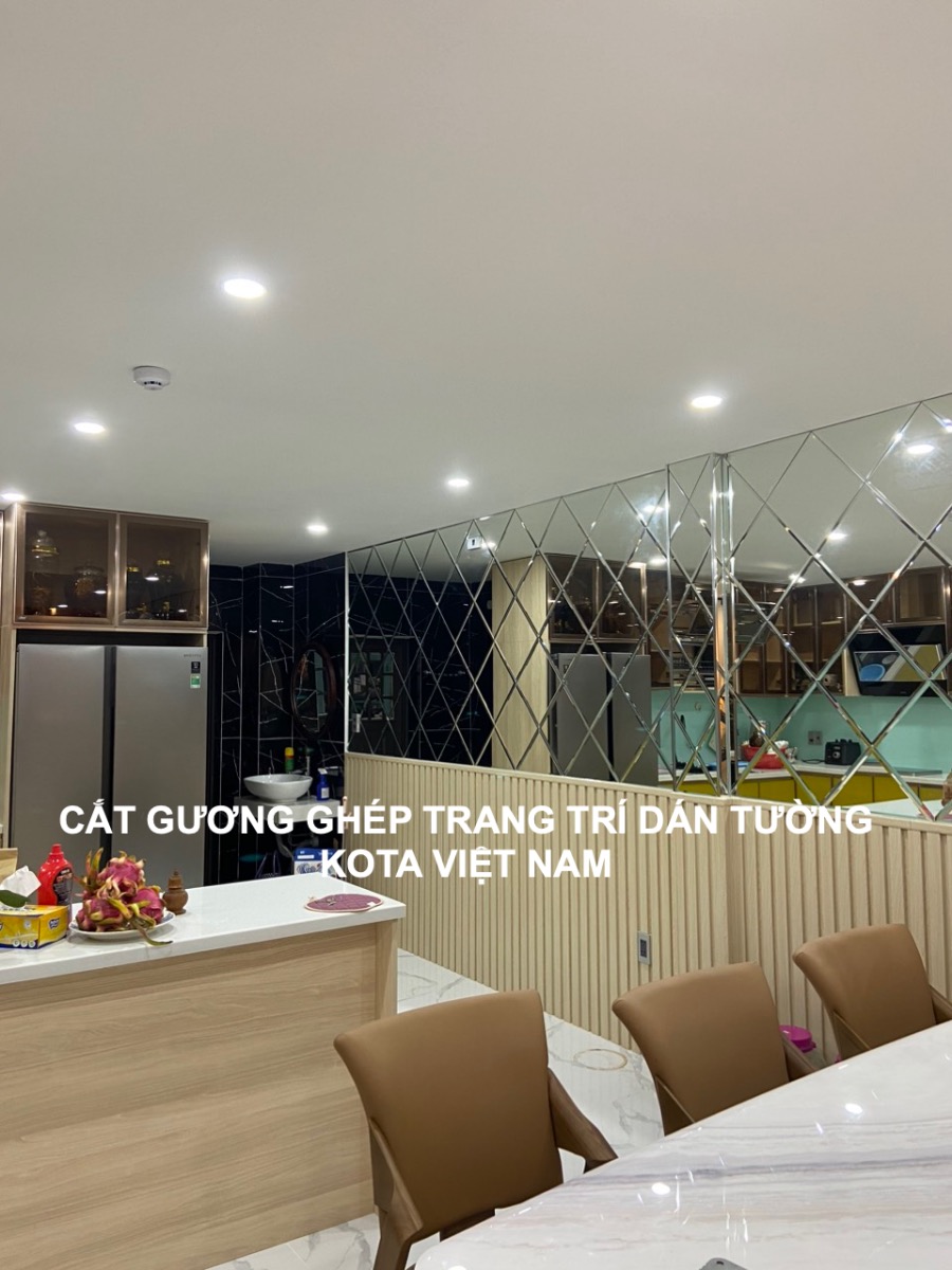 Cắt gương kính ghép trang trí dán tường